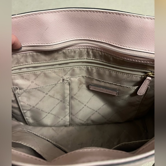 Michael Kors Light Pink Jet Set Travel Tote Purse - Picture 6 of 16